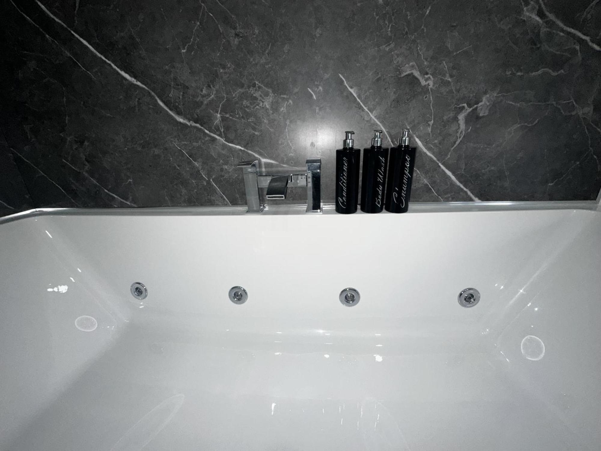 New Osborne Luxury Hottub And Jacuzzi Appartamento